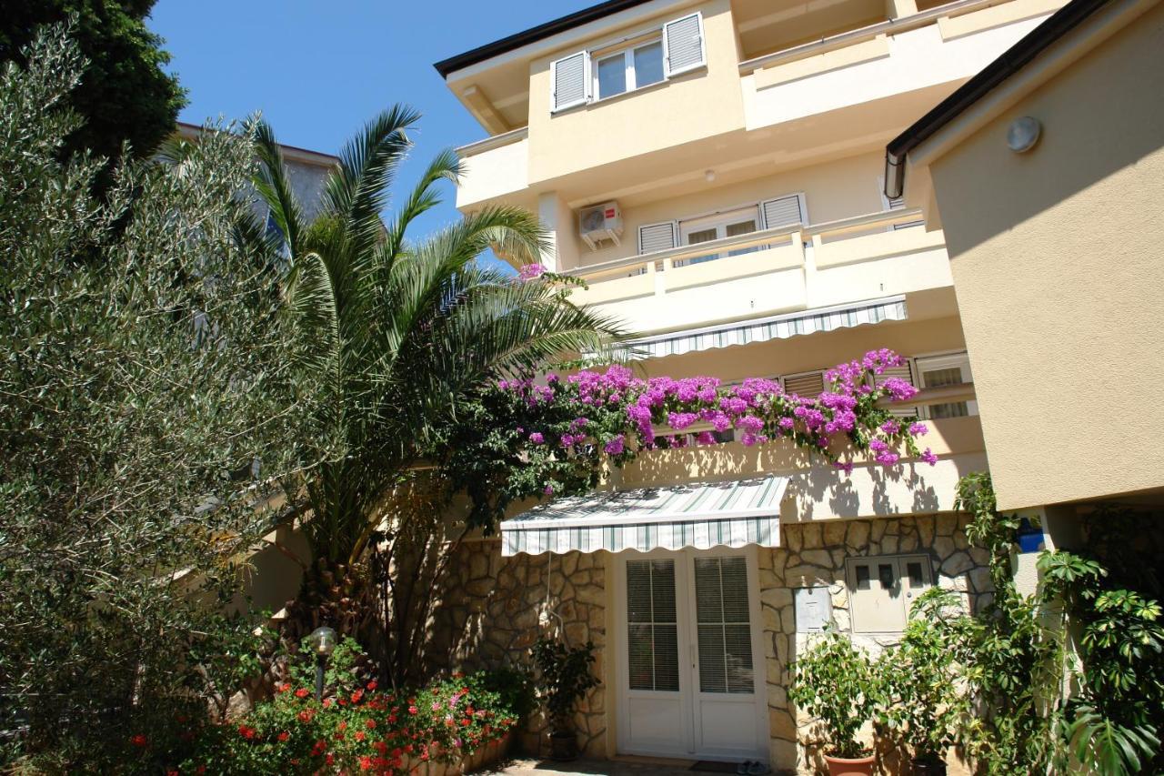 Apartments With A Parking Space Mandre, Pag - 18748 Колан Экстерьер фото