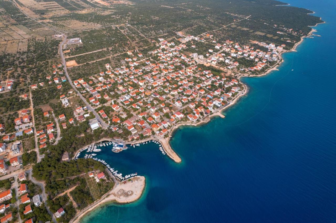 Apartments With A Parking Space Mandre, Pag - 18748 Колан Экстерьер фото