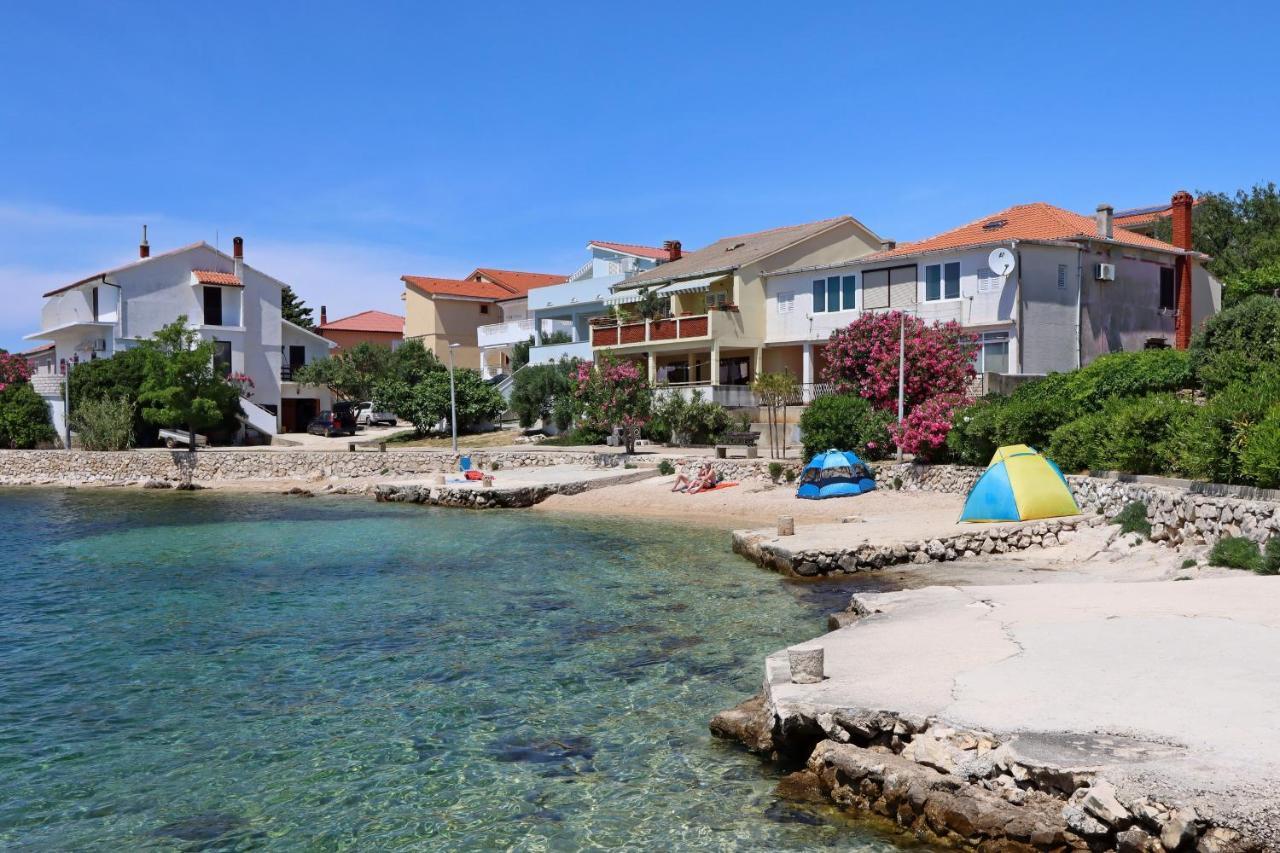 Apartments With A Parking Space Mandre, Pag - 18748 Колан Экстерьер фото
