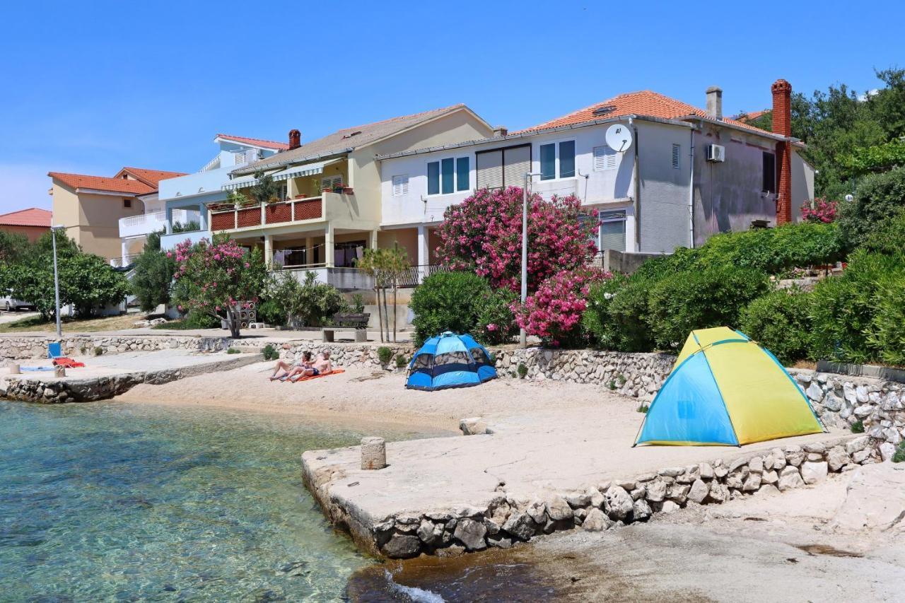 Apartments With A Parking Space Mandre, Pag - 18748 Колан Экстерьер фото