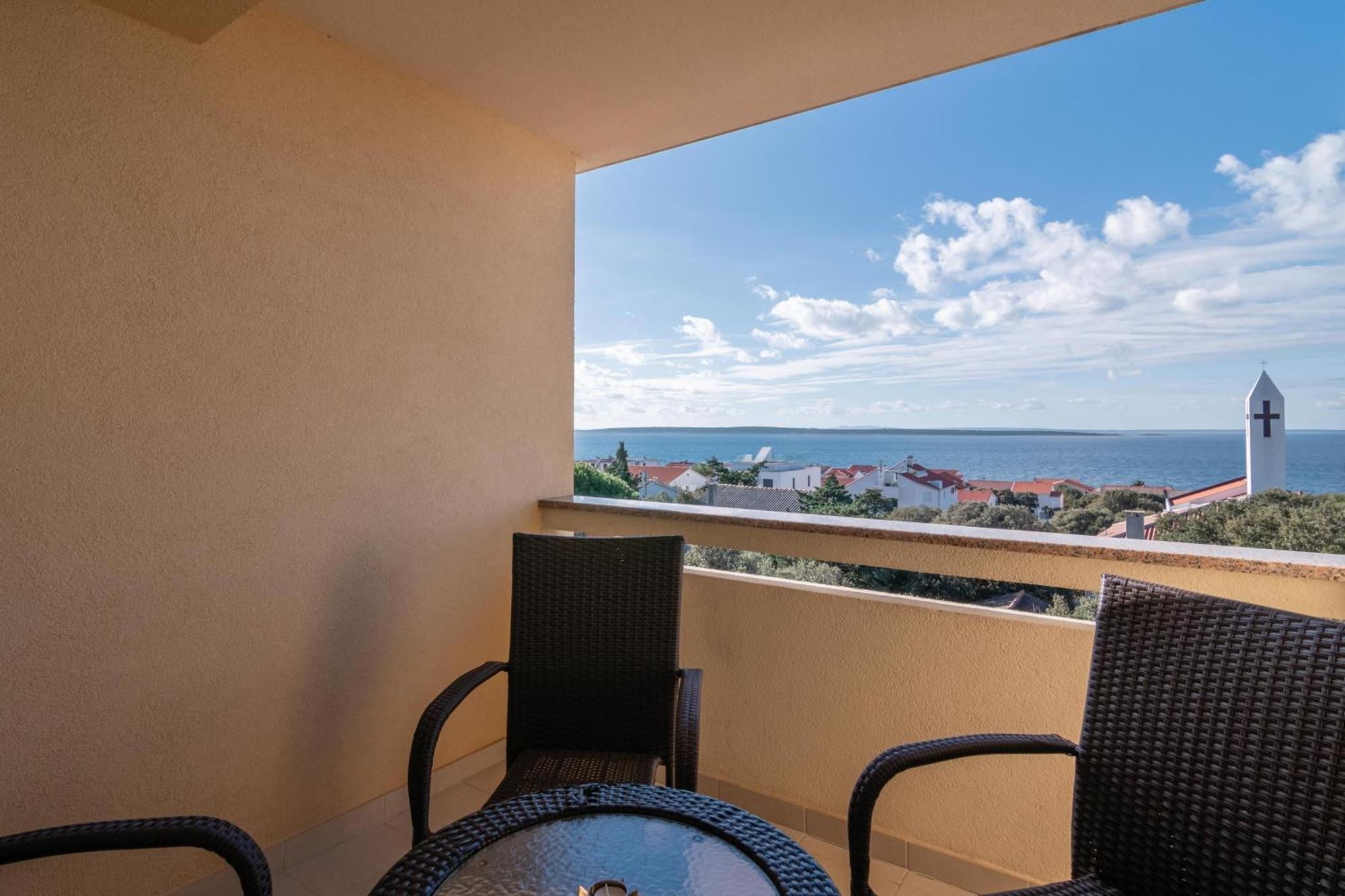 Apartments With A Parking Space Mandre, Pag - 18748 Колан Экстерьер фото