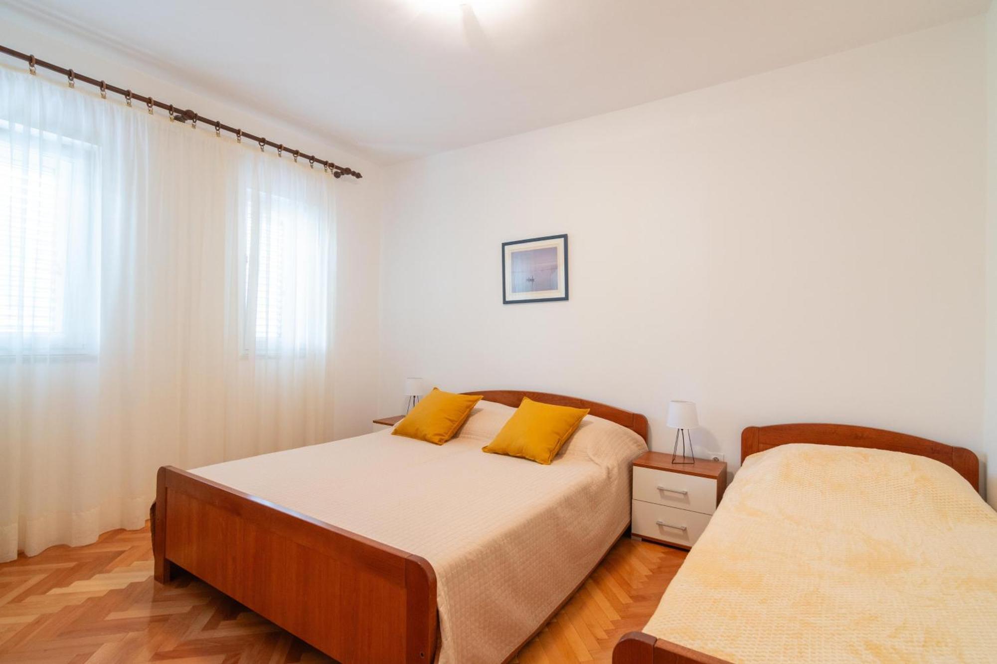 Apartments With A Parking Space Mandre, Pag - 18748 Колан Экстерьер фото