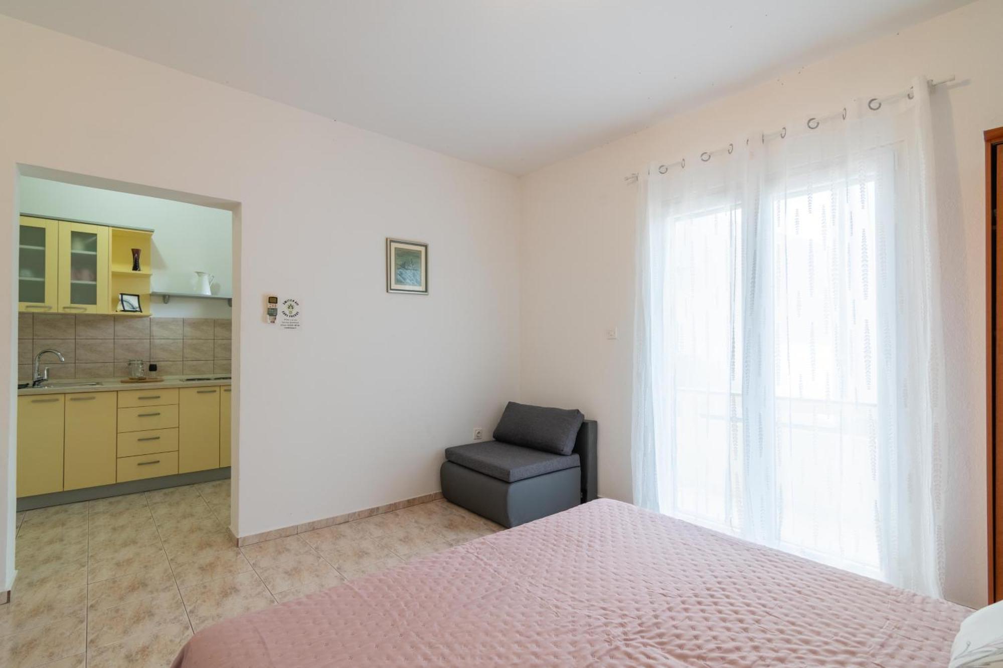 Apartments With A Parking Space Mandre, Pag - 18748 Колан Номер фото
